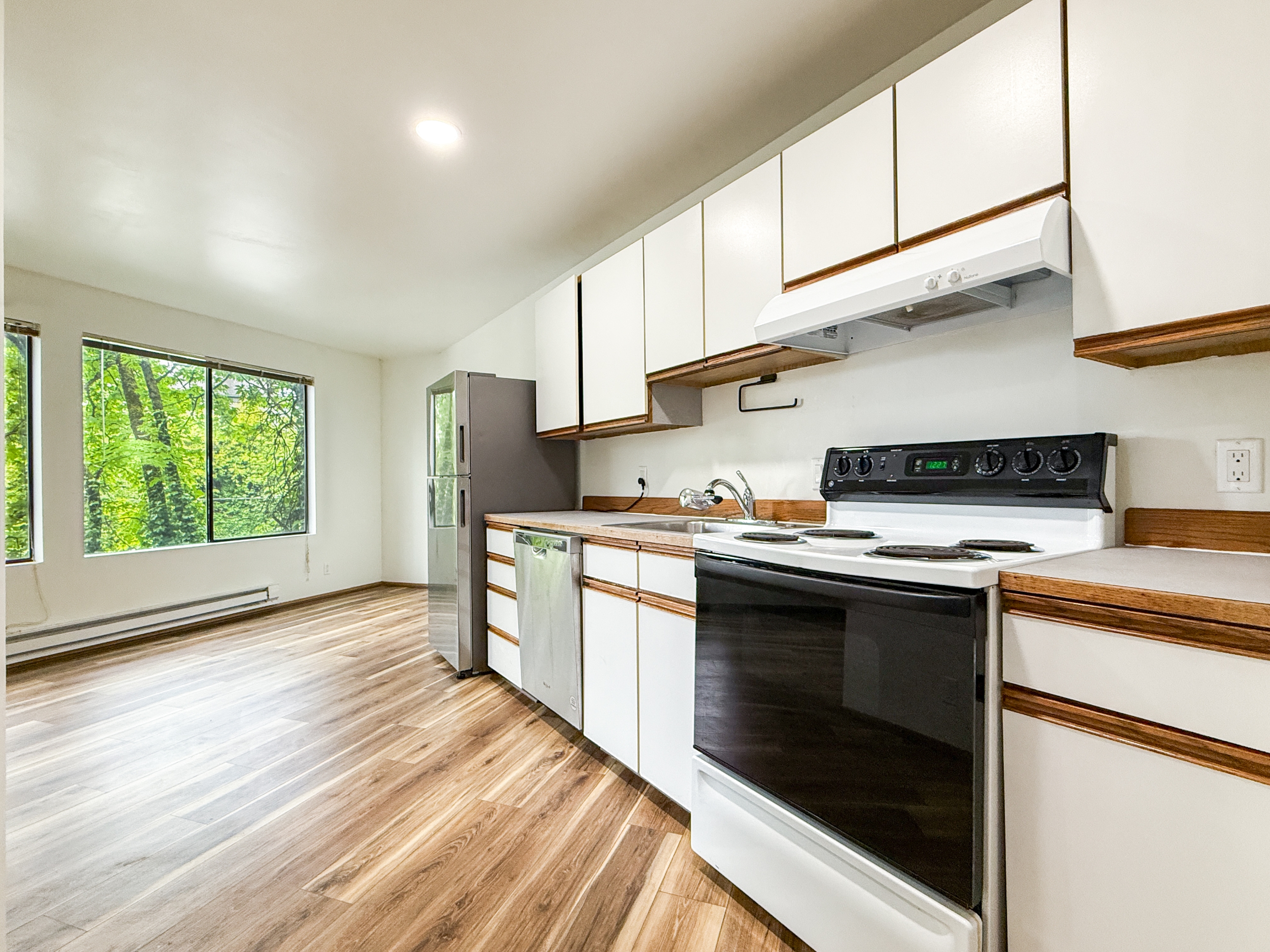 3824 Fremont Lane North